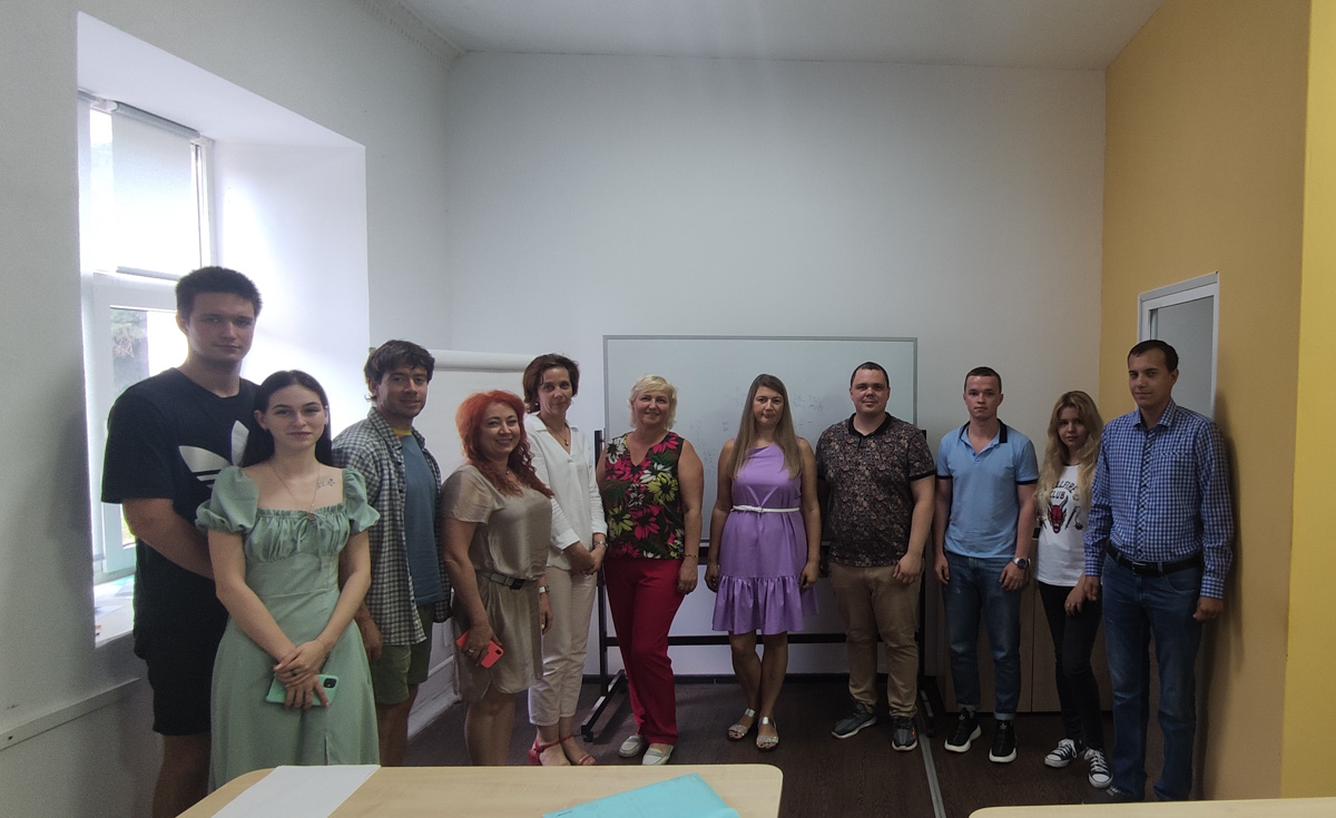 Шесть социальных предпринимателей Владимирской области получили документы о прохождении обучающей программы для самозанятых граждан Владимирской области «Предпринимательство: построение эффективного бизнеса».