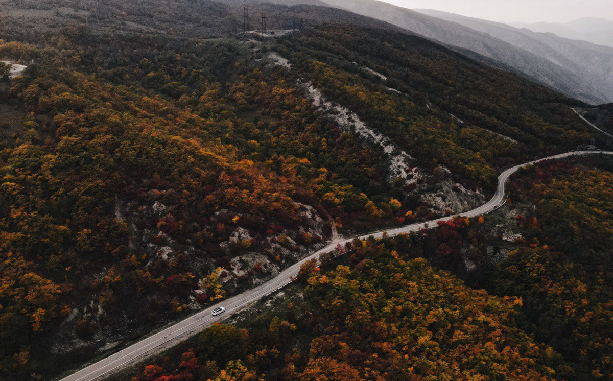 В августе съемочная команда из Владимира отправится в автомобильный тур от Владивостока до Москвы, охватывая живописные локации и уникальные кейсы региональных бизнесменов, а ценители роуд-контента смогут наблюдать за поездкой в режиме реального времени.