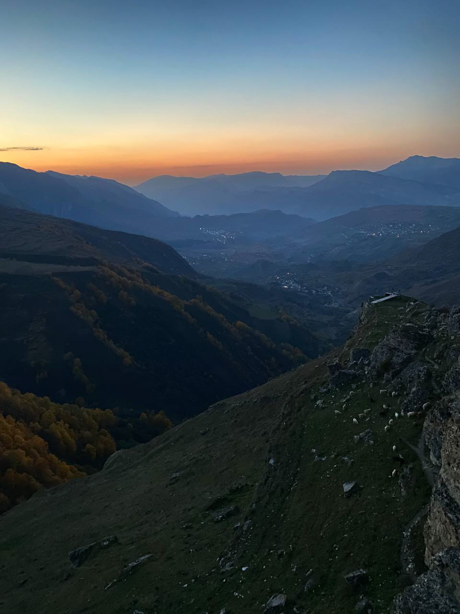 В августе съемочная команда из Владимира отправится в автомобильный тур от Владивостока до Москвы, охватывая живописные локации и уникальные кейсы региональных бизнесменов, а ценители роуд-контента смогут наблюдать за поездкой в режиме реального времени.