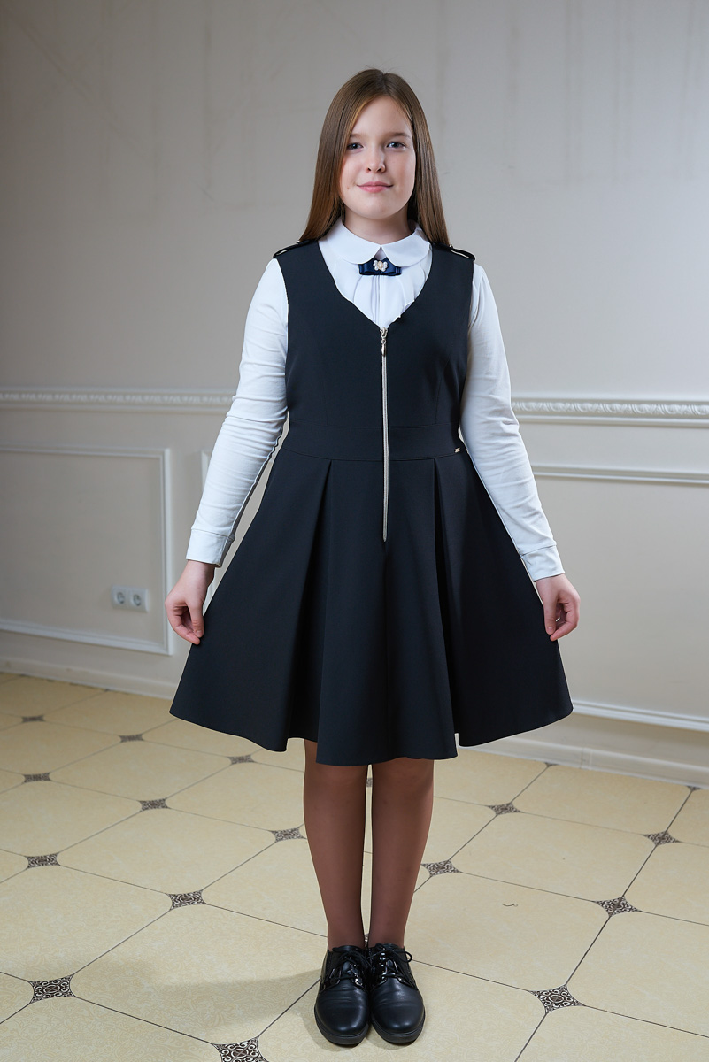 Будьте хитрее и начните подготовку к учебному году заранее! Сейчас шансы выбрать форму, которая уравняет желания взрослых с потребностями детей, намного выше. Тем более новые коллекции 2022 года уже приехали в город.