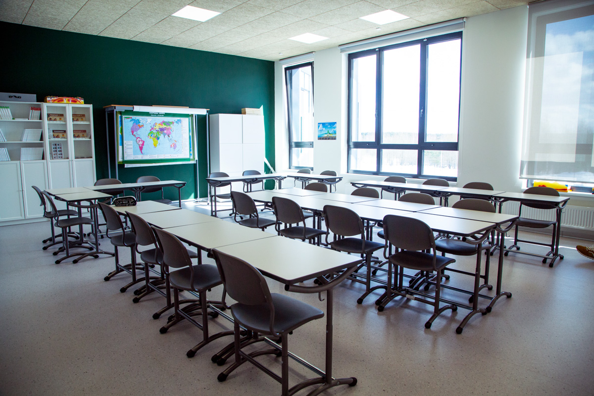 Как показывает практика, аттестат с пятерками – не гарантия успешной реализации в жизни. Гораздо важнее то, насколько хорошо у ребенка развиты soft skills – мягкие навыки, которые помогают интегрироваться в современную жизнь, адаптироваться к учебному и рабочему процессу, а также применить свои знания в реальной жизни.