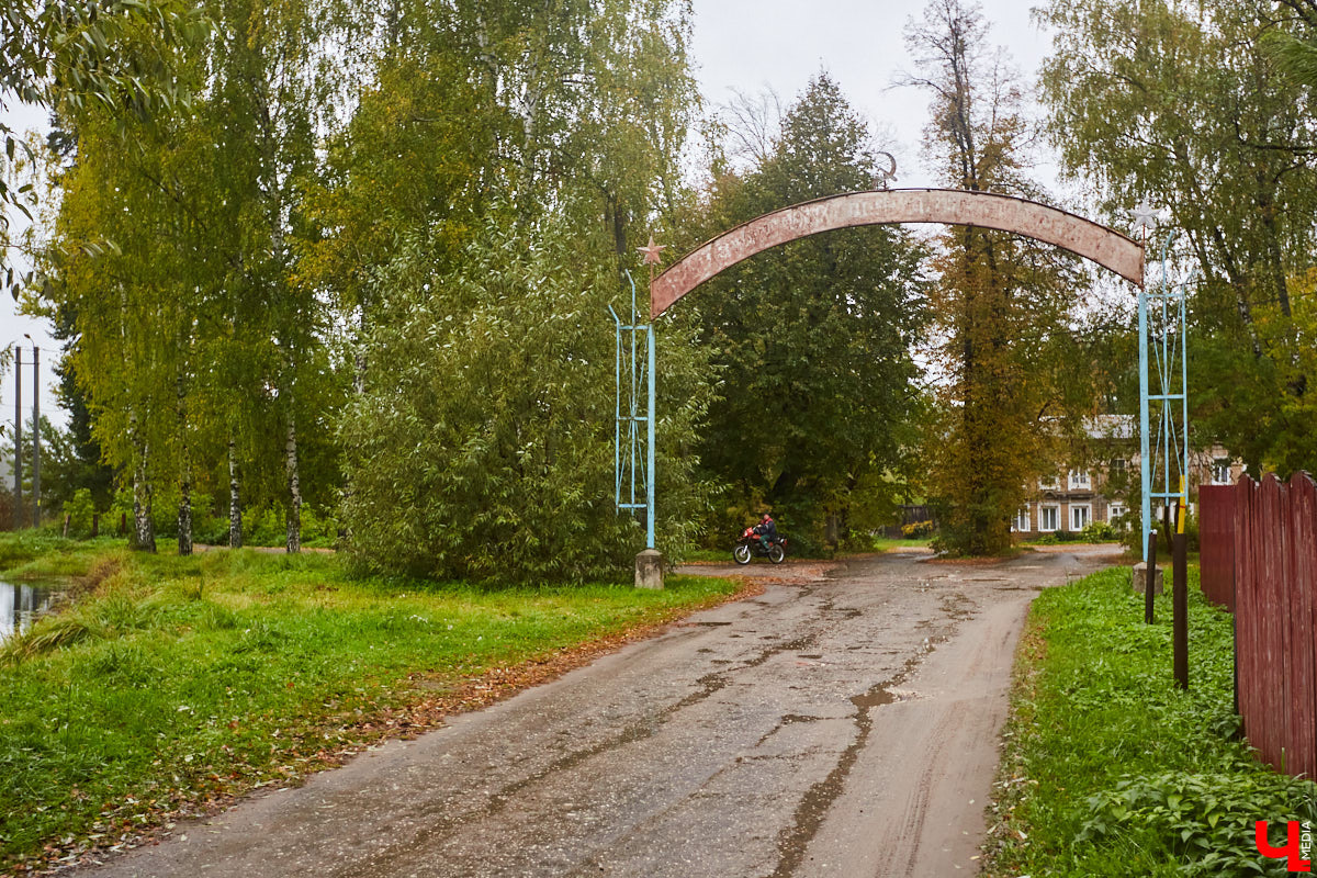 Какие-то из них уже подходят к концу, какие-то в самом разгаре, а некоторые только в планах, но от этого не менее ожидаемые. Итак, какие же стройки кипят сейчас на просторах 33-го региона?