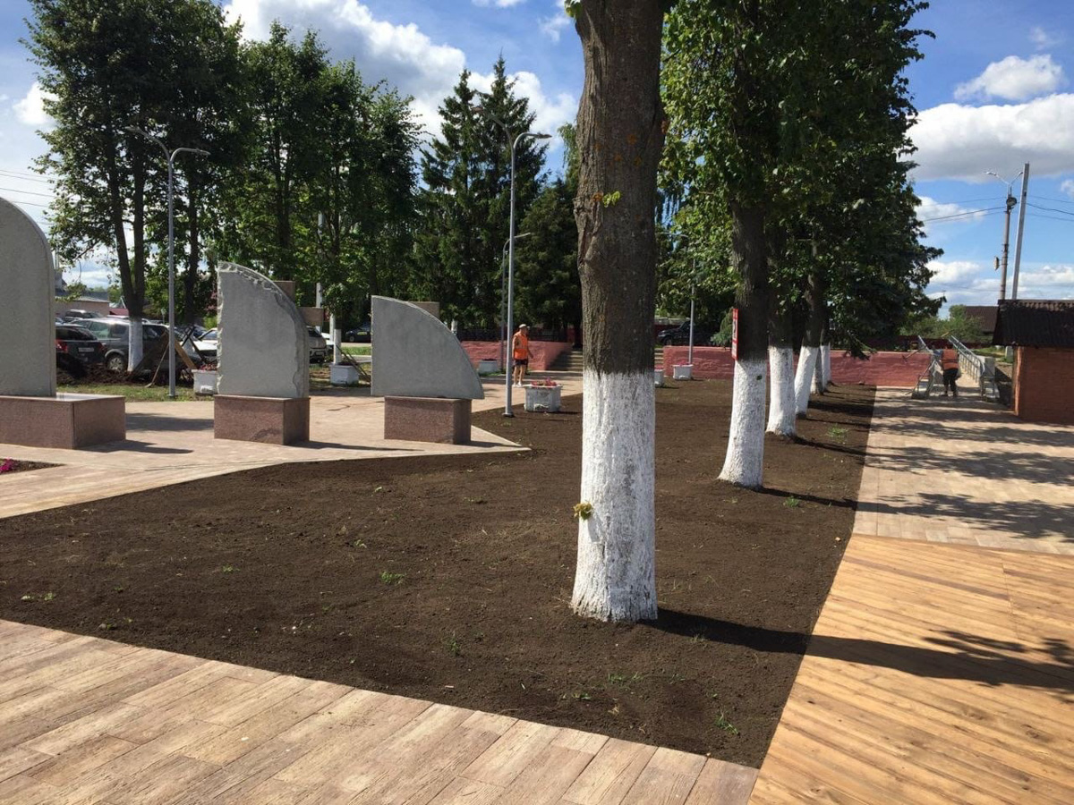 Какие-то из них уже подходят к концу, какие-то в самом разгаре, а некоторые только в планах, но от этого не менее ожидаемые. Итак, какие же стройки кипят сейчас на просторах 33-го региона?