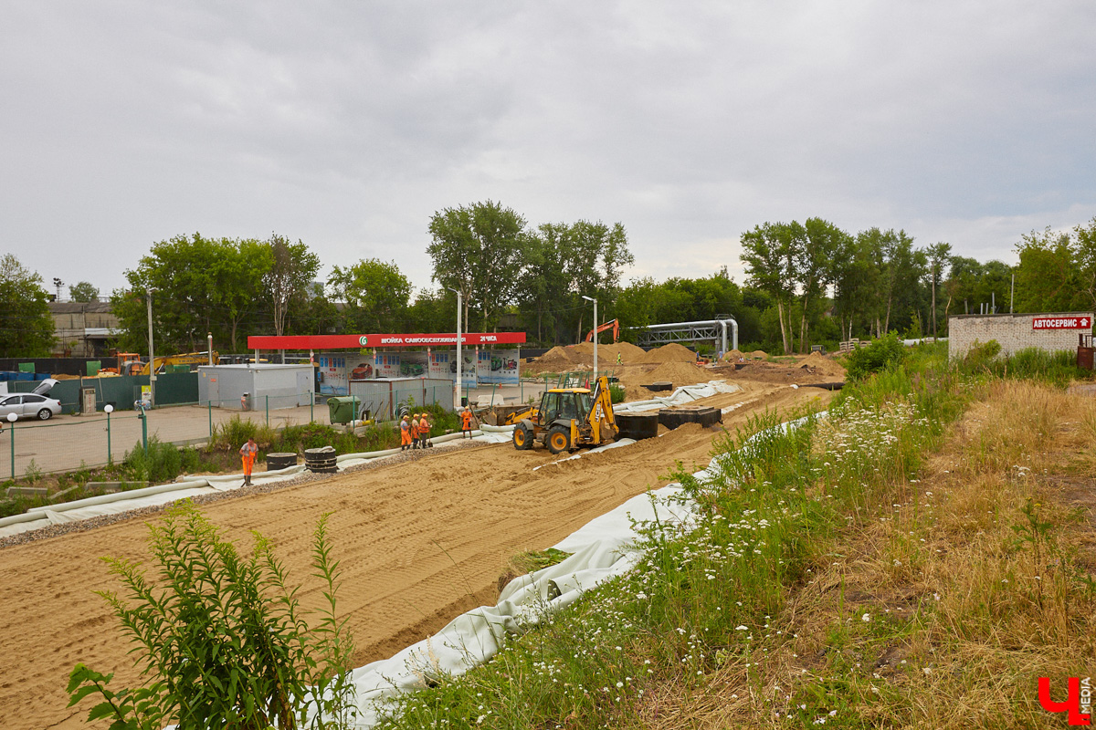 Какие-то из них уже подходят к концу, какие-то в самом разгаре, а некоторые только в планах, но от этого не менее ожидаемые. Итак, какие же стройки кипят сейчас на просторах 33-го региона?