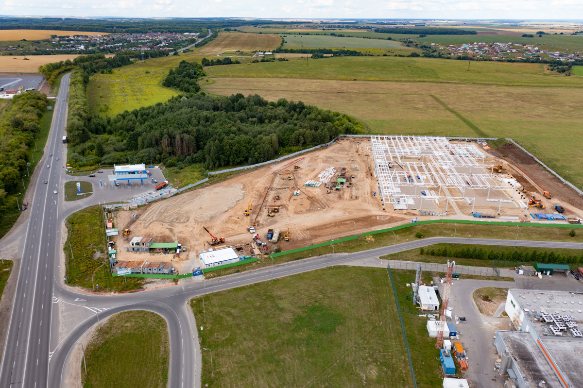 Какие-то из них уже подходят к концу, какие-то в самом разгаре, а некоторые только в планах, но от этого не менее ожидаемые. Итак, какие же стройки кипят сейчас на просторах 33-го региона?