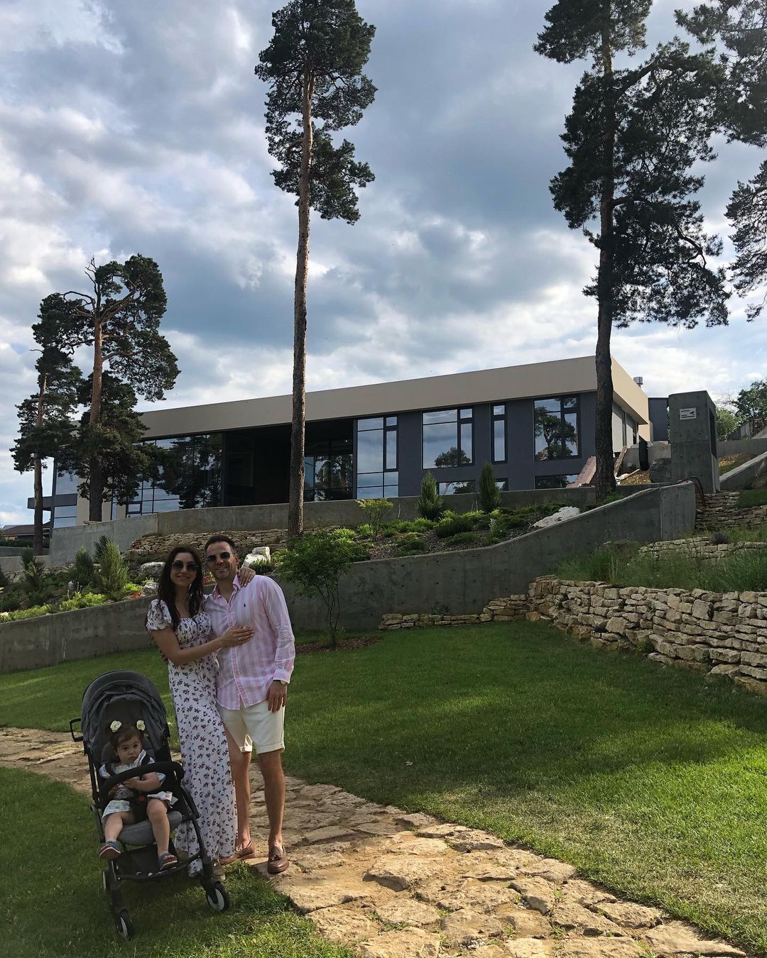 Про эту локацию, оформленную в европейском стиле, мы вам уже рассказывали. Но теперь она стала не просто красивым местом в центре города, а настоящей Меккой для владимирских блогеров. Не запостил оттуда фото – считай не был. Так ведь?