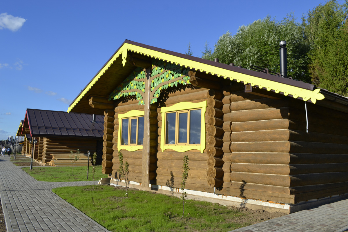 30 июля экоотель «Горячие ключи» в Суздале отметил 20-летие. В этот знаменательный день в отеле заложили камень, символизирующий старт проекта «Музей русской национальной кухни», и открыли новую «Садовую улицу» с банями, каждая из которых символизирует садовые деревья. Кульминацией праздника стал концерт на открытом воздухе с приглашенными звездами девяностых и двухтысячных!