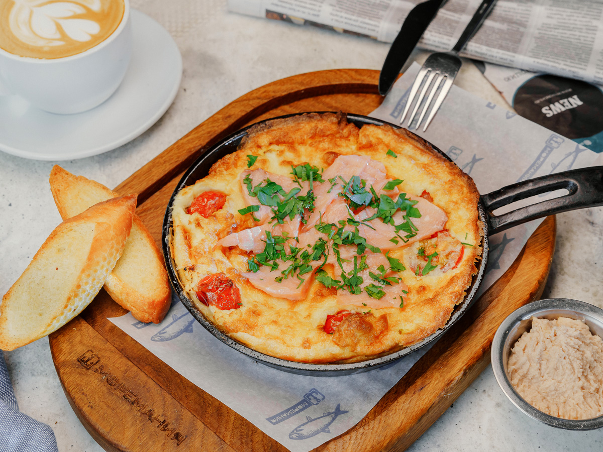 Согласитесь, что летом мало кому хочется стоять у плиты. Даже чтобы просто приготовить завтрак. Осталось определиться, где же лучше всего подкрепиться с утра? Идеальная локация найдена в самом центре Владимира.