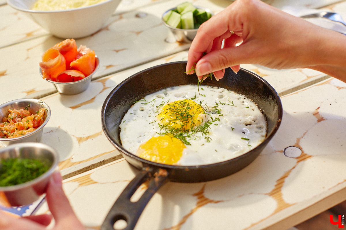 Согласитесь, что летом мало кому хочется стоять у плиты. Даже чтобы просто приготовить завтрак. Осталось определиться, где же лучше всего подкрепиться с утра? Идеальная локация найдена в самом центре Владимира.
