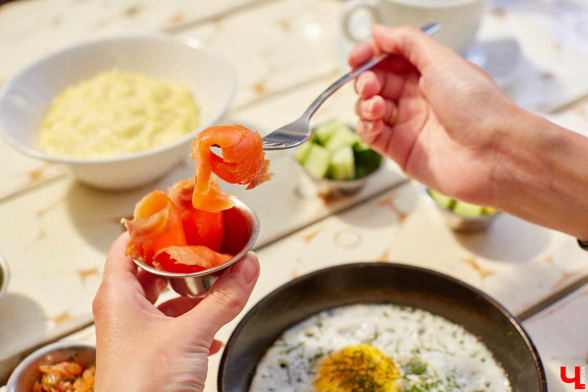 Согласитесь, что летом мало кому хочется стоять у плиты. Даже чтобы просто приготовить завтрак. Осталось определиться, где же лучше всего подкрепиться с утра? Идеальная локация найдена в самом центре Владимира.