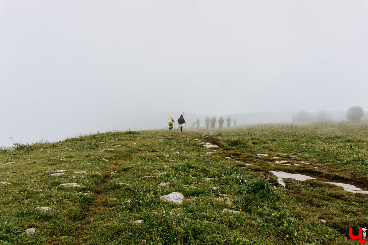 С каждым годом (начиная с 2020-го) возможность проведения отпуска на тёплом морюшке кажется всё более призрачной. Популярные заграничные курорты взвинтили цены на проживание втридорога, да и перелёт обходится в половину стоимости самолёта… Проверяем, как санкции сказались на курортах Чёрного моря, а также составляем примерный план действий экономного путешественника.