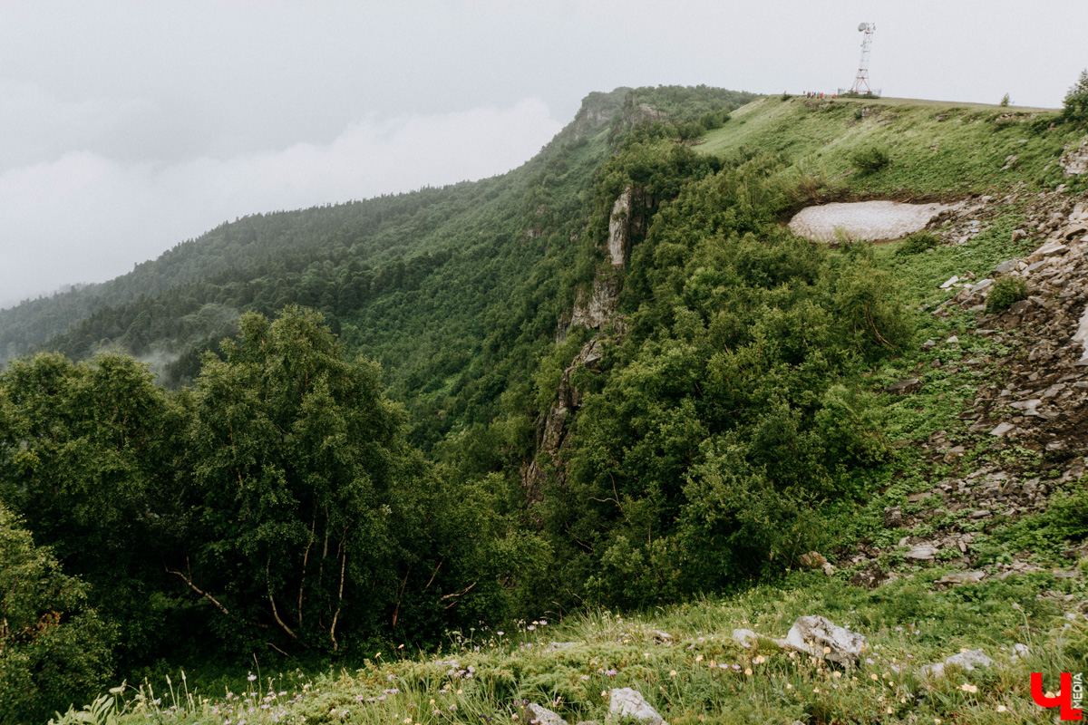 С каждым годом (начиная с 2020-го) возможность проведения отпуска на тёплом морюшке кажется всё более призрачной. Популярные заграничные курорты взвинтили цены на проживание втридорога, да и перелёт обходится в половину стоимости самолёта… Проверяем, как санкции сказались на курортах Чёрного моря, а также составляем примерный план действий экономного путешественника.
