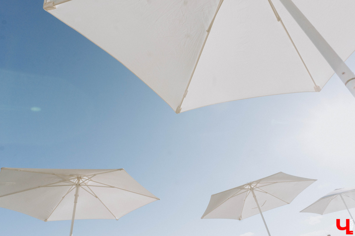 С каждым годом (начиная с 2020-го) возможность проведения отпуска на тёплом морюшке кажется всё более призрачной. Популярные заграничные курорты взвинтили цены на проживание втридорога, да и перелёт обходится в половину стоимости самолёта… Проверяем, как санкции сказались на курортах Чёрного моря, а также составляем примерный план действий экономного путешественника.