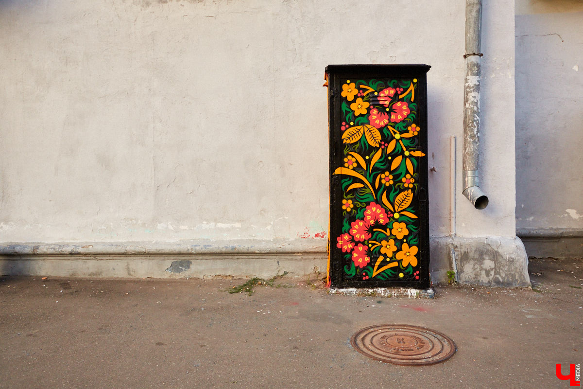 Шестого августа во Владимире открылся фестиваль уличного искусства «Загфест». Первые его результаты — расписанные в разных уголках Владимира скучные и серые коммуникационные шкафы. Где находятся новые арт-объекты?