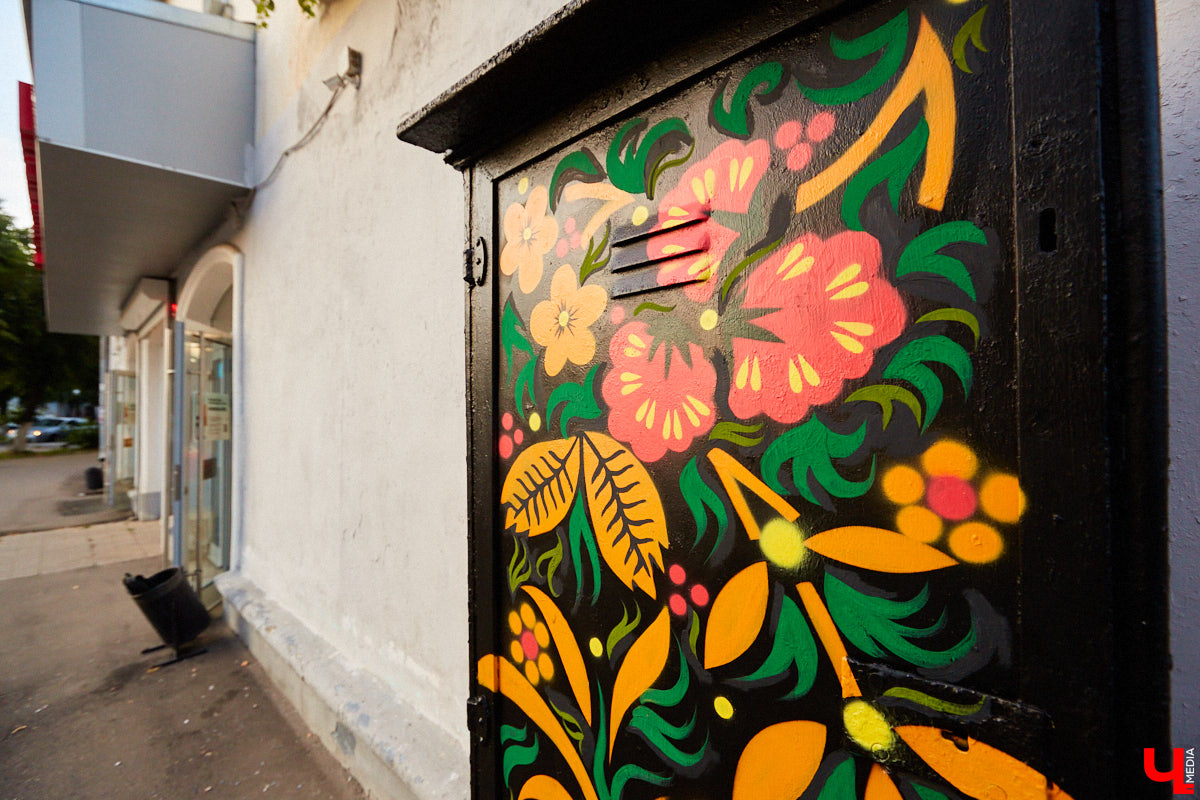 Шестого августа во Владимире открылся фестиваль уличного искусства «Загфест». Первые его результаты — расписанные в разных уголках Владимира скучные и серые коммуникационные шкафы. Где находятся новые арт-объекты?