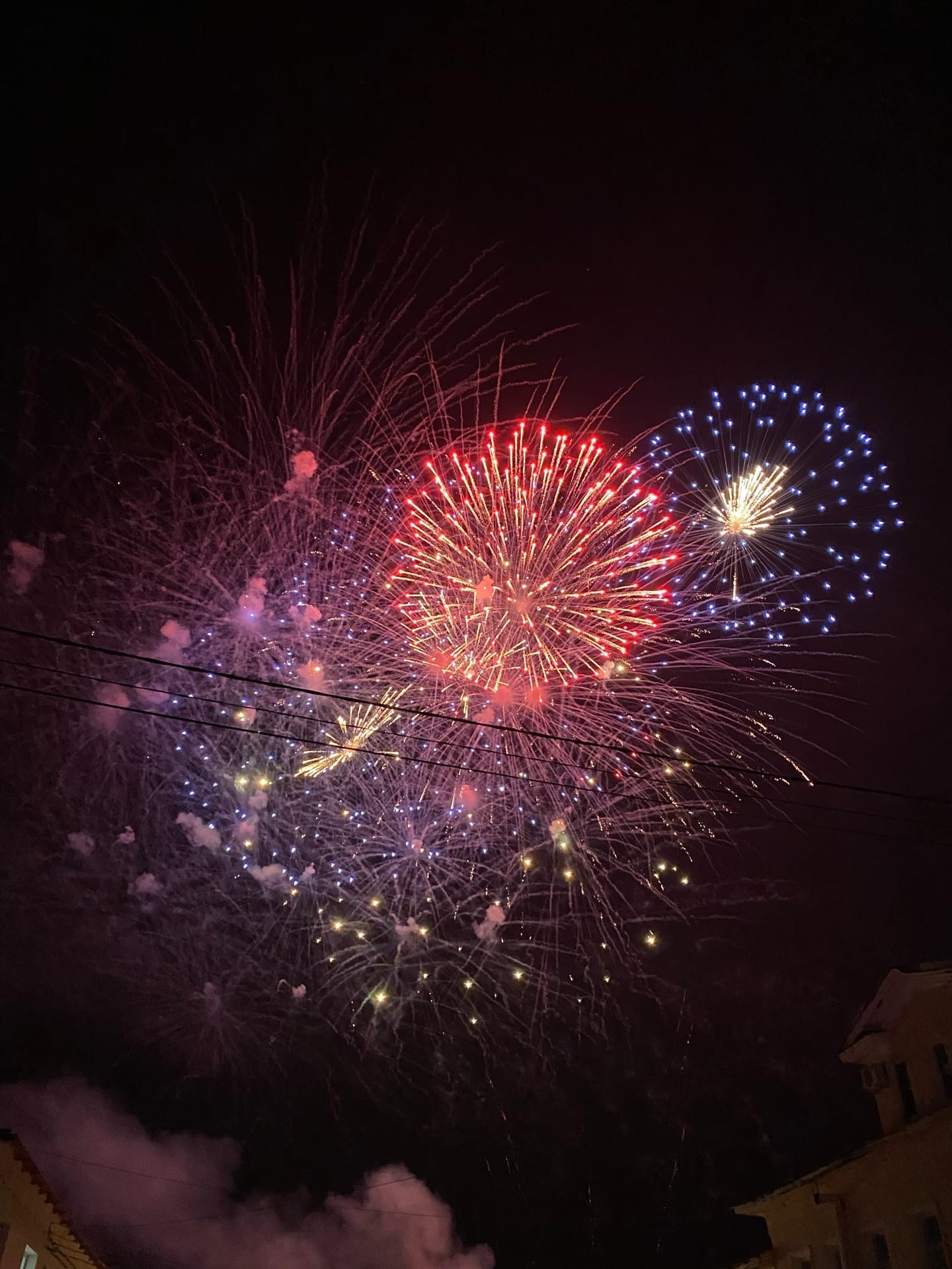 Шестого августа Муром отметил свой 1160-летний юбилей. В честь такого события было решено устроить фестиваль фейерверков. И, судя по местным социальным сетям, равнодушными зрителей он не оставил!