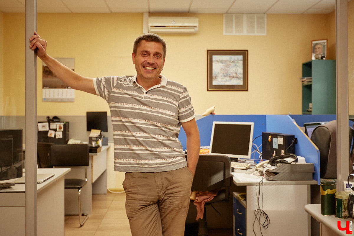 «Зебра ТВ» исполняется 10 лет. Как журналисты издания решают региональные проблемы, реагируют на угрозы и берут ли взятки? О жизни редакции рассказывает один из отцов-основателей интернет-издания, его главный редактор Сергей Головинов.