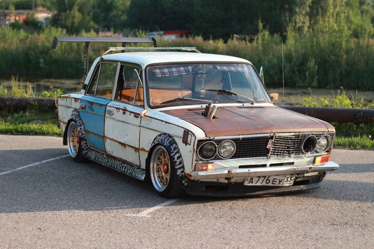 Вы уже успели заметить на улицах Владимира вазовскую «десятку», переделанную под кабриолет? Самодельный автомобиль без крыши появился на днях, а уже успел наделать шуму. «Ключ-Медиа» нашел владельца необычной машины и обсудил с ним экзотический тюнинг.