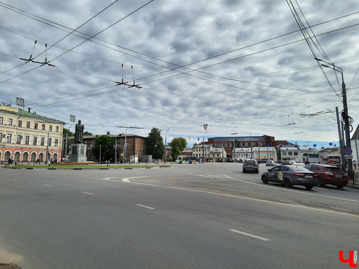 Во Владимире везде были, все видели? Айда в Ярославль считать медведей, есть икру заморскую, баклажанную, и много гулять. Делимся интересным маршрутом для тура выходного дня.