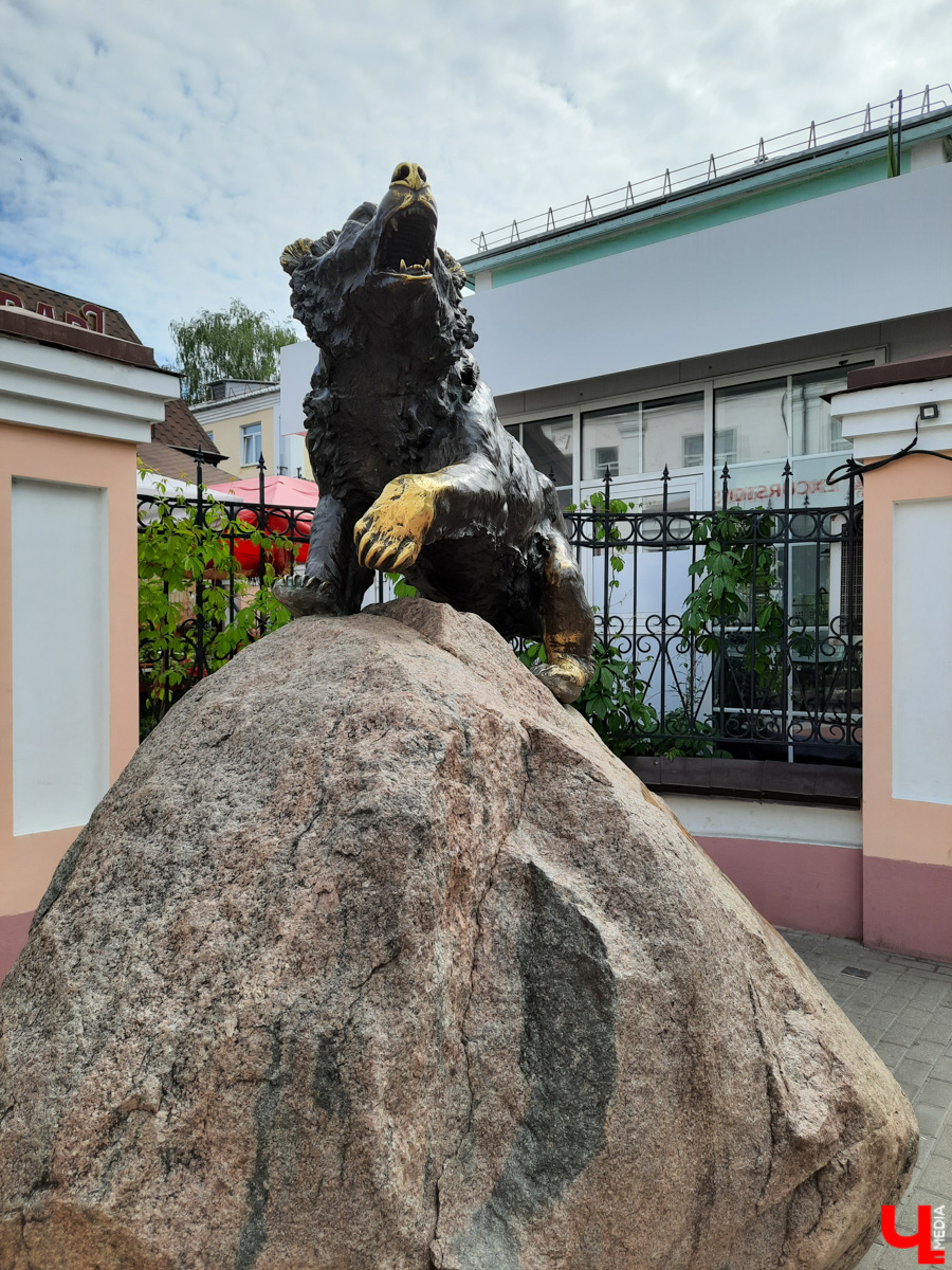 Во Владимире везде были, все видели? Айда в Ярославль считать медведей, есть икру заморскую, баклажанную, и много гулять. Делимся интересным маршрутом для тура выходного дня.