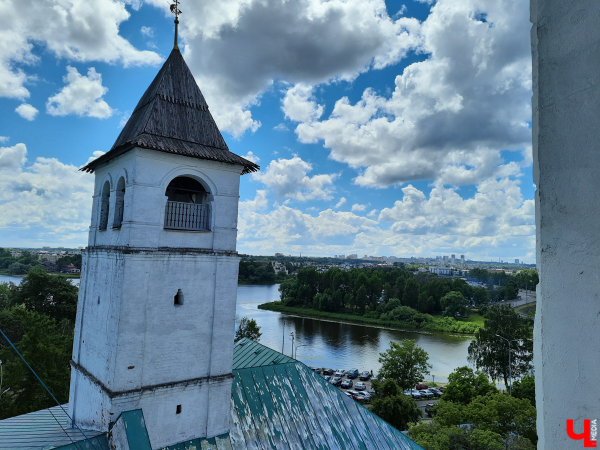 Во Владимире везде были, все видели? Айда в Ярославль считать медведей, есть икру заморскую, баклажанную, и много гулять. Делимся интересным маршрутом для тура выходного дня.