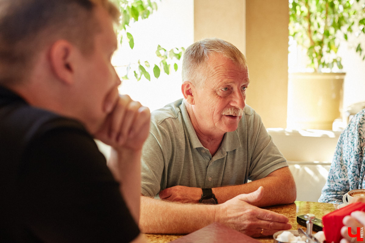 В этом году будет запущен первый национальный маршрут Владимирской области под названием «Былинный путь». От Мурома до Гороховца через богатырское село Карачарово лежит дорога путешественников, но не богатырями едиными она запомнится. Квест со Штирлицем, древний гороховецкий ящер, палаты купеческие и калачи гастрономические — готовимся к насыщенному ситибрейку!