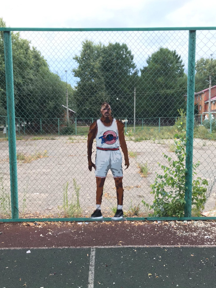 Во Владимире вовсю идет фестиваль уличного искусства 33zagfest. Получив полный карт-бланш, художники расписывают здания (и не только!) вдоль Лыбедской магистрали, на улице Мира и проспекте Ленина. Один из рисунков теперь украшает фасад Центра уличных субкультур.