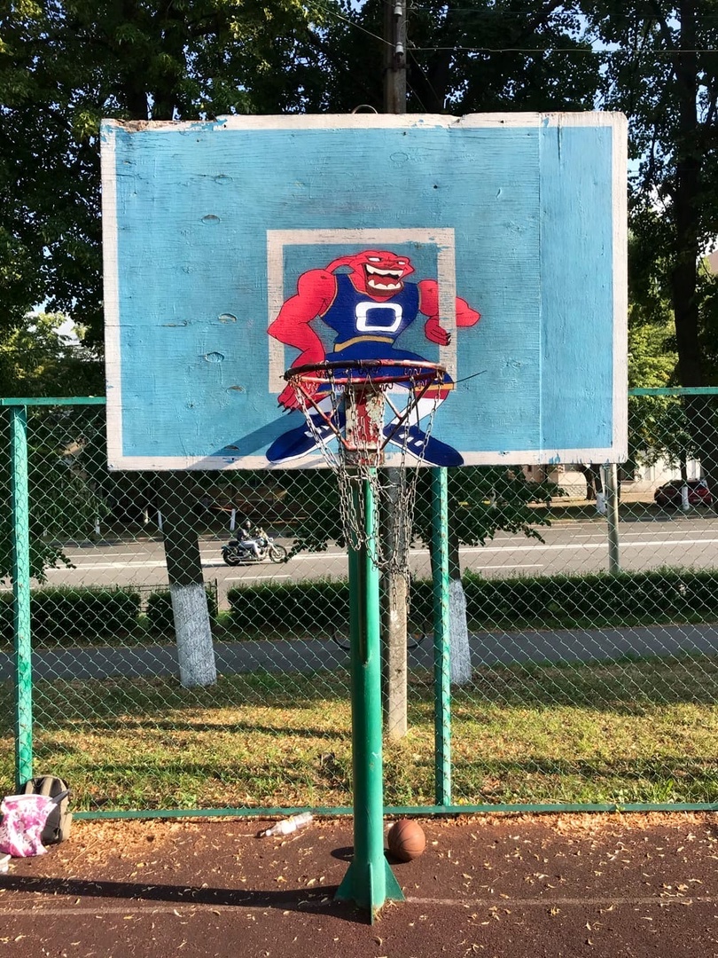 Во Владимире вовсю идет фестиваль уличного искусства 33zagfest. Получив полный карт-бланш, художники расписывают здания (и не только!) вдоль Лыбедской магистрали, на улице Мира и проспекте Ленина. Один из рисунков теперь украшает фасад Центра уличных субкультур.