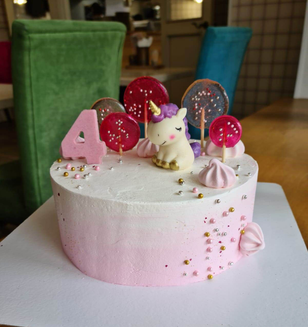 Семейное кафе «Пшеничный кот», расположенное в центре Владимира, давно полюбилось горожанам и гостям областного центра. А недавно рестораторы разработали и презентовали новое меню, где найдутся блюда по душе даже изысканным гурманам. Впечатления от них — в нашем материале!