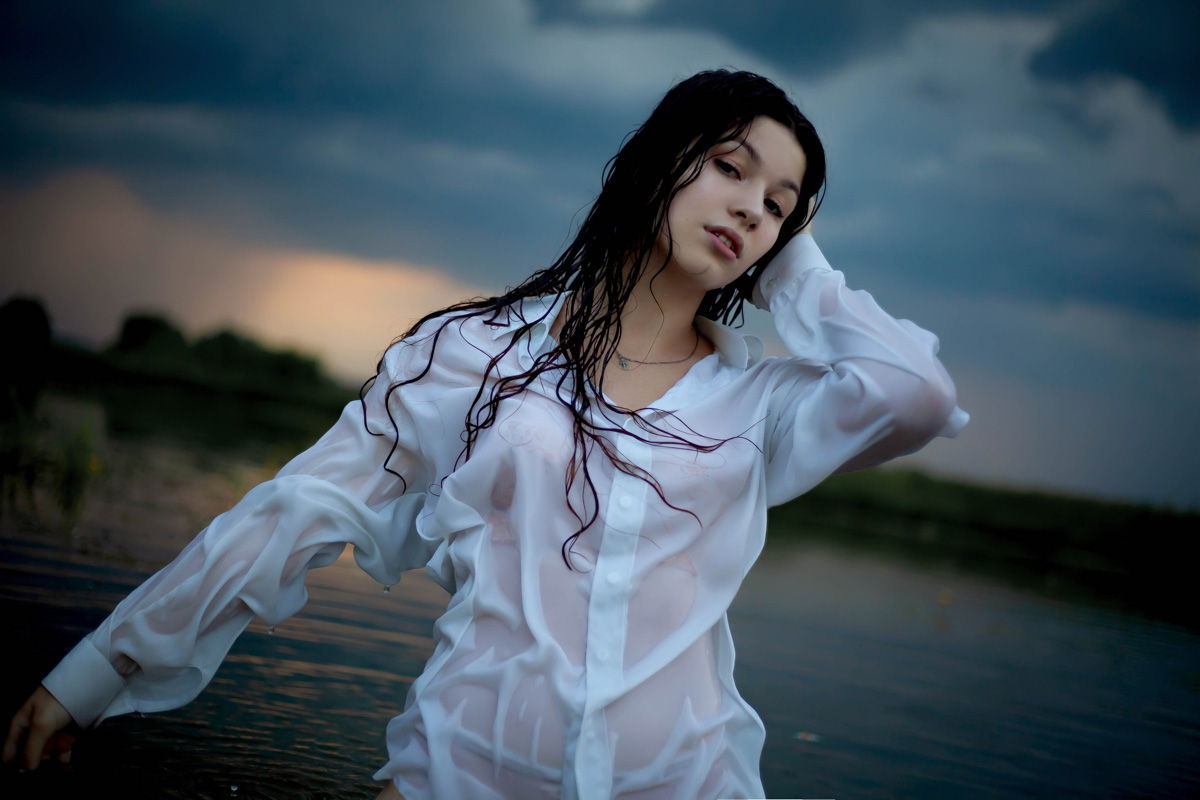 Думаете, мокрые снимки можно делать только на берегу океана? А вот и нет. В реке, пруду и даже на карьерах вполне возможно поймать нужную атмосферу. «Ключ-Медиа» собрал удачные образы, созданные в водоемах нашего региона.