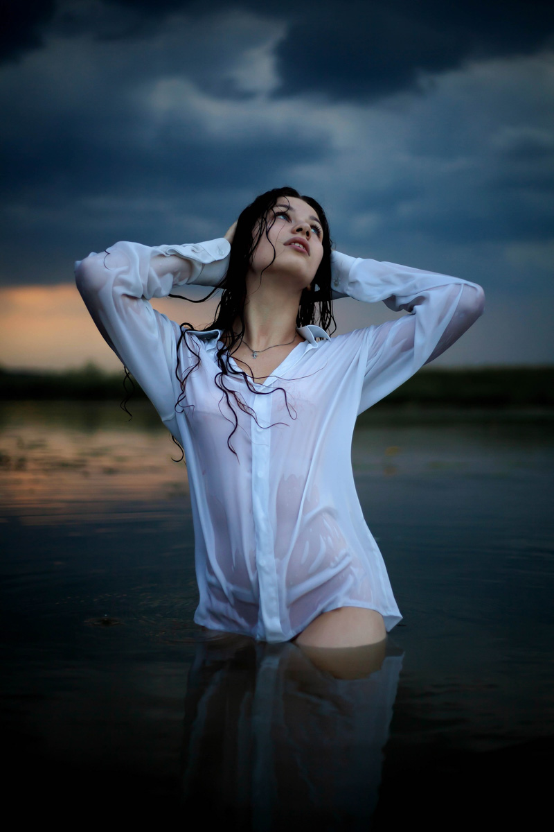 Думаете, мокрые снимки можно делать только на берегу океана? А вот и нет. В реке, пруду и даже на карьерах вполне возможно поймать нужную атмосферу. «Ключ-Медиа» собрал удачные образы, созданные в водоемах нашего региона.