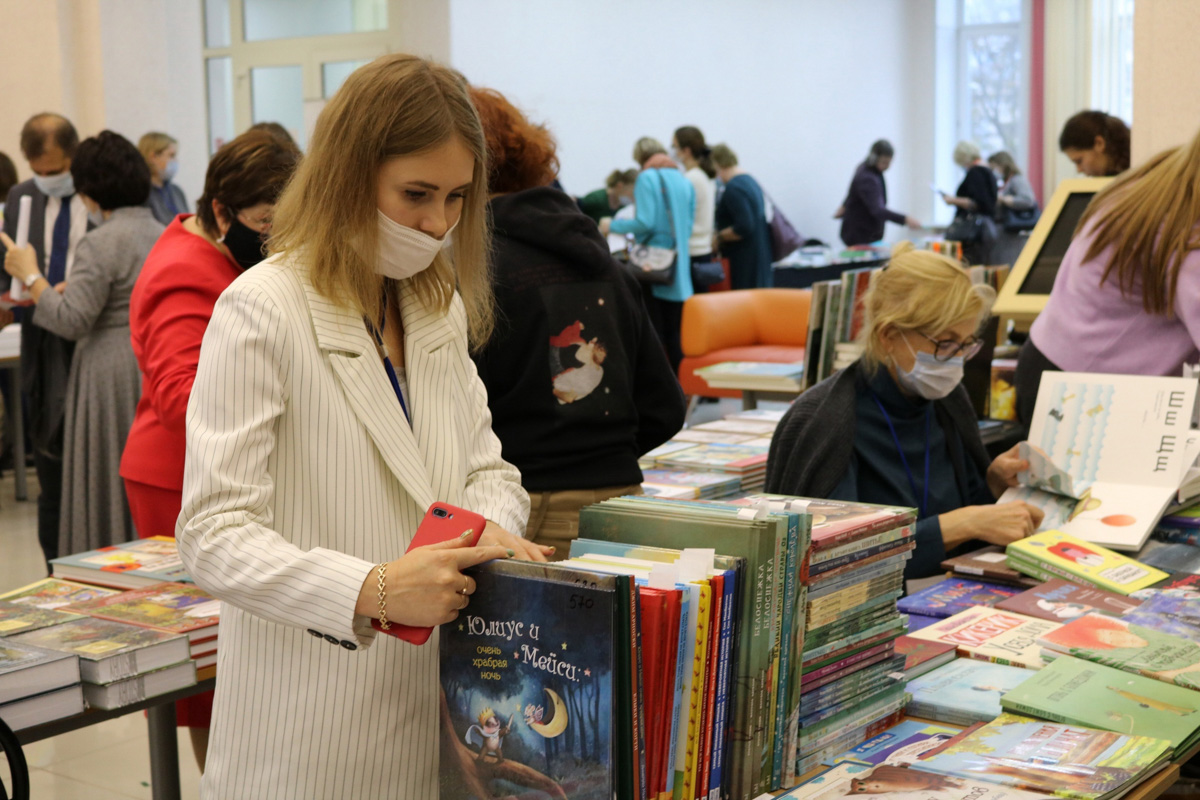 Любите читать книги? Тогда эта информация точно для вас! Владимир готовится во второй раз принять книжный фестиваль «Китоврас». И мы готовимся к интеллектуальным выходным — знакомимся с афишей мероприятия.