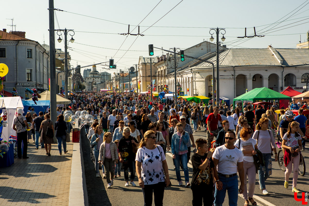 Спустя три года Владимир готовится провести День города без ограничений! Стала известна точная программа праздника. Чтобы знать, куда стоит сходить, изучаем афишу вместе.