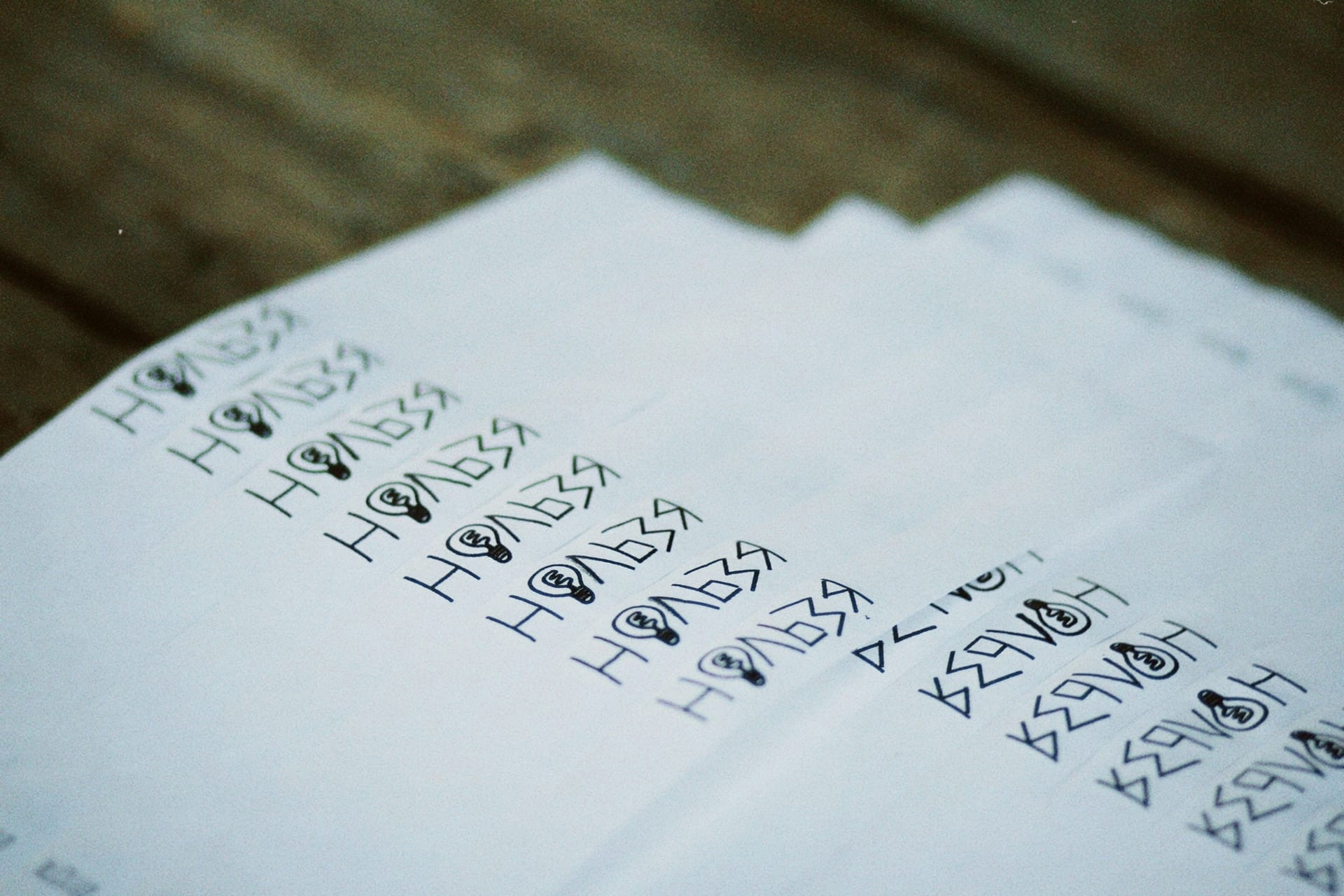 Как лучше всего насладиться теплым августом и настроить себя на то, что летние деньки, увы, заканчиваются? На наш скромный взгляд, в этом помогут прекрасные песни «То лето» и «Лето. Улица» молодой, но подающей надежды владимирской команды «Нельзя».