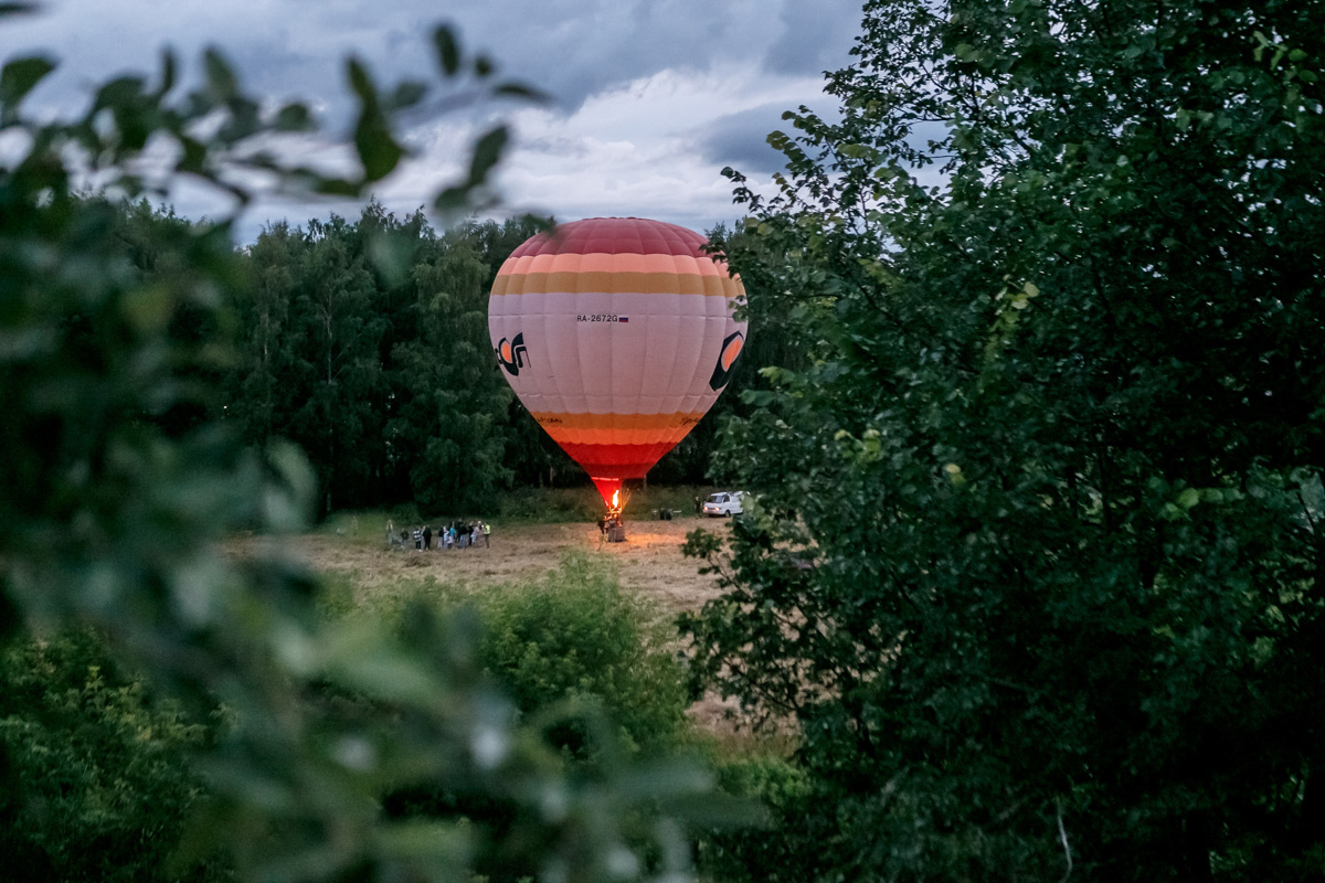 Владимир готовится отпраздновать свой День рождения. Сюрпризов организаторы праздника обещают немало. Среди интересного — полет на воздушном шаре.