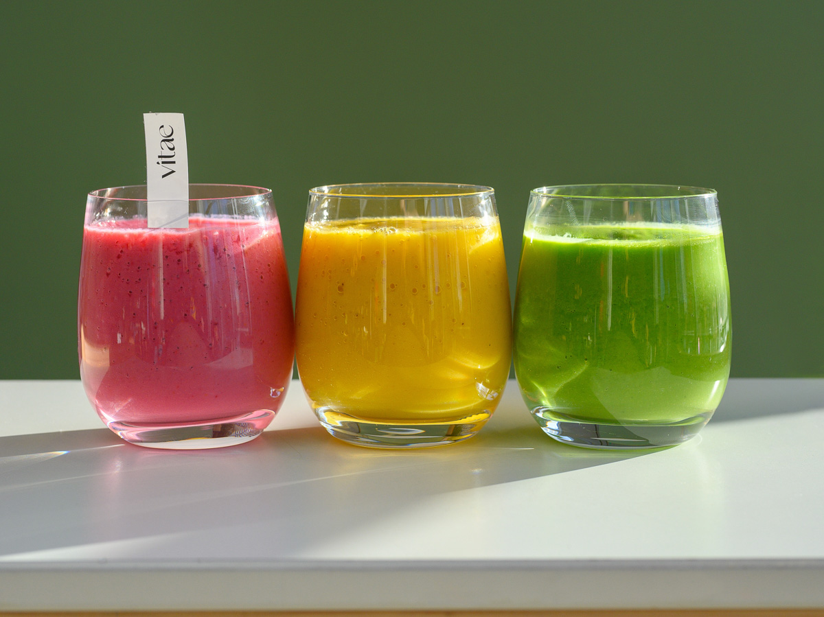 Завтрак — всему голова. Особенно важно помнить об этом тому, кто не мыслит свою жизнь без спорта. Кафе Vitae предлагает гостям большое разнообразие вкусных и полезных блюд, которые можно выбрать для полноценного завтрака прямо после тренировки в спортзале.