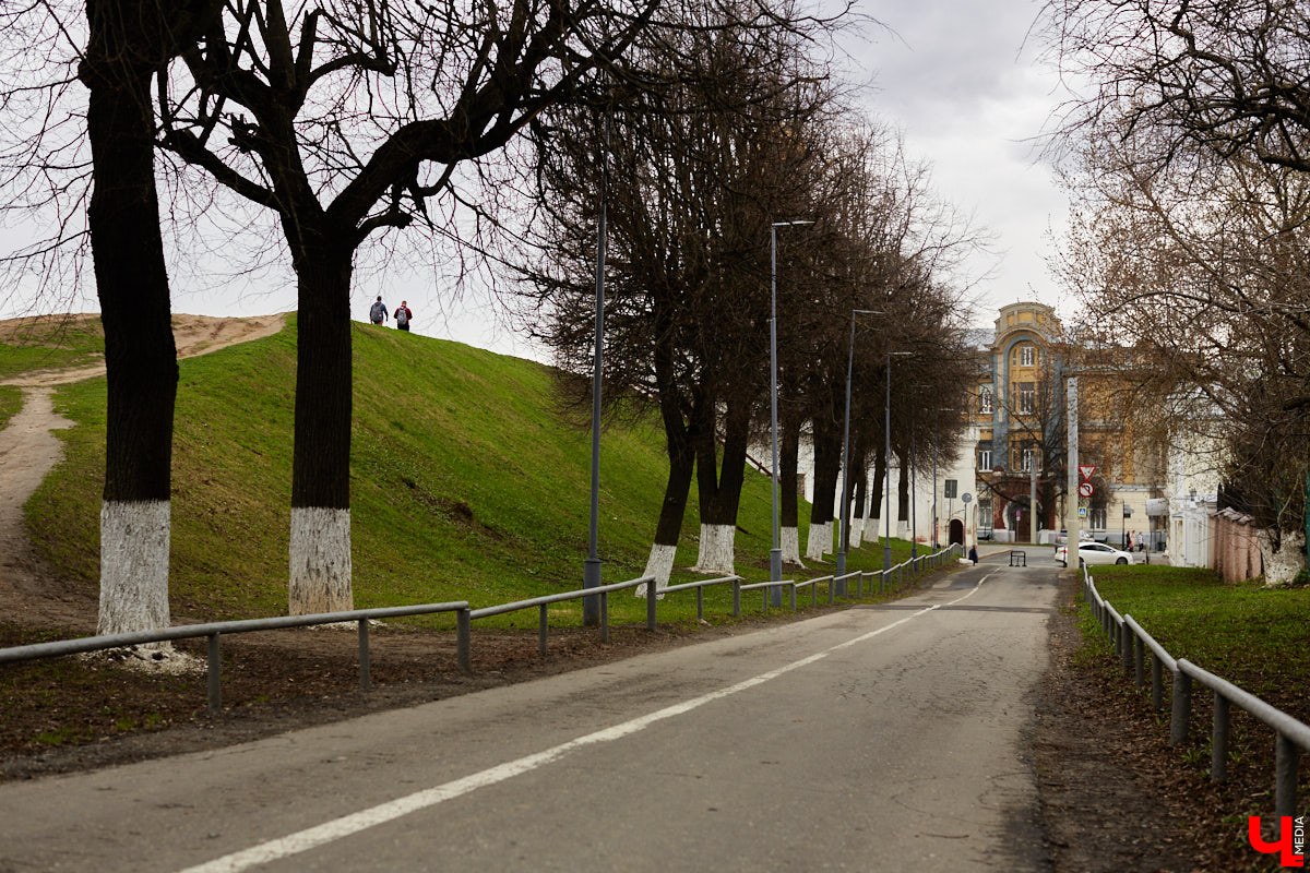 Первый драмтеатр и первый синематограф, обустройство скверов и бульваров, строительство музея и проведение увеселительных мероприятий... Владимирские купцы никогда не оставались в стороне, когда речь шла о культурном досуге горожан. «Ключ-Медиа» предлагает сегодня вспомнить о позабытых проектах благотворителей на ниве культуры.