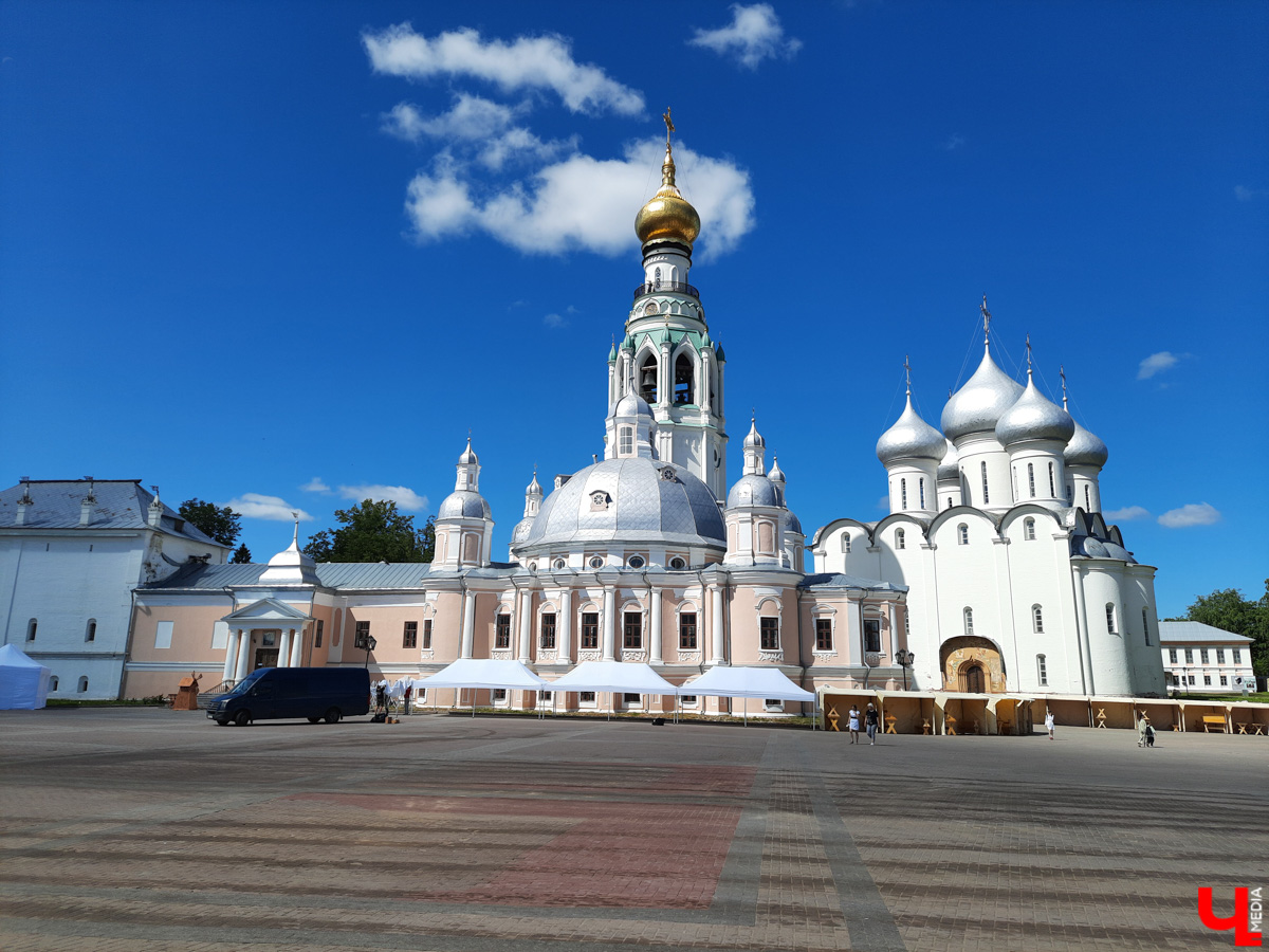Посидеть поокать, восхититься кружевами и миниатюрной железной дорогой с ретро-поездами. Это все Вологда. Делимся еще одним маршрутом для тура выходного дня.