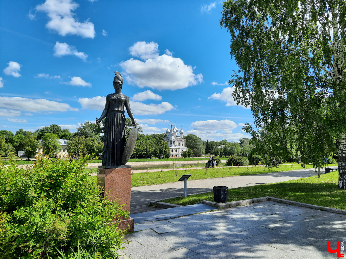 Посидеть поокать, восхититься кружевами и миниатюрной железной дорогой с ретро-поездами. Это все Вологда. Делимся еще одним маршрутом для тура выходного дня.