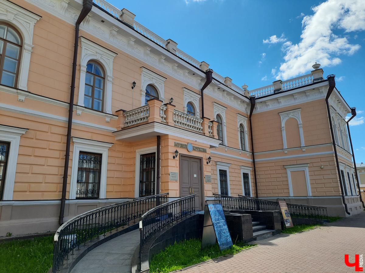 Посидеть поокать, восхититься кружевами и миниатюрной железной дорогой с ретро-поездами. Это все Вологда. Делимся еще одним маршрутом для тура выходного дня.