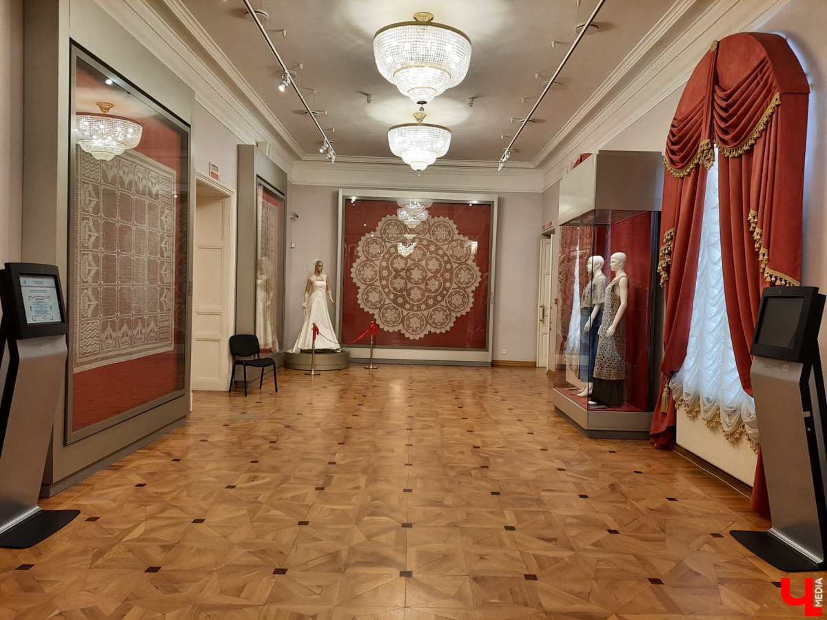 Посидеть поокать, восхититься кружевами и миниатюрной железной дорогой с ретро-поездами. Это все Вологда. Делимся еще одним маршрутом для тура выходного дня.