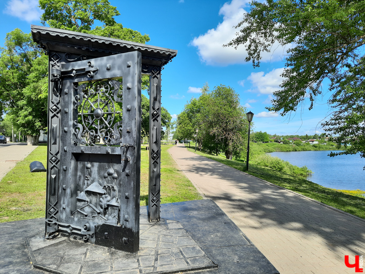 Посидеть поокать, восхититься кружевами и миниатюрной железной дорогой с ретро-поездами. Это все Вологда. Делимся еще одним маршрутом для тура выходного дня.