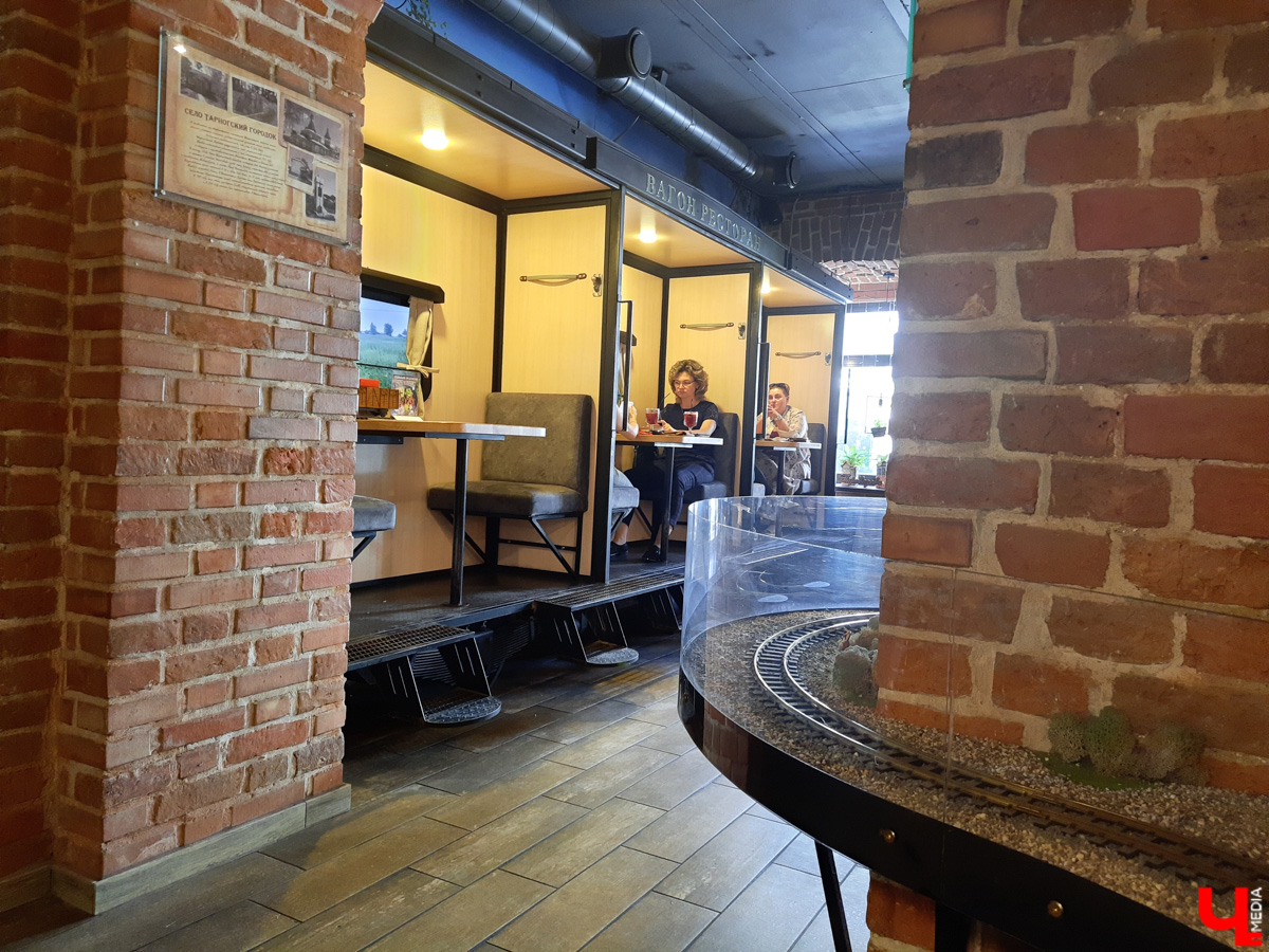 Посидеть поокать, восхититься кружевами и миниатюрной железной дорогой с ретро-поездами. Это все Вологда. Делимся еще одним маршрутом для тура выходного дня.