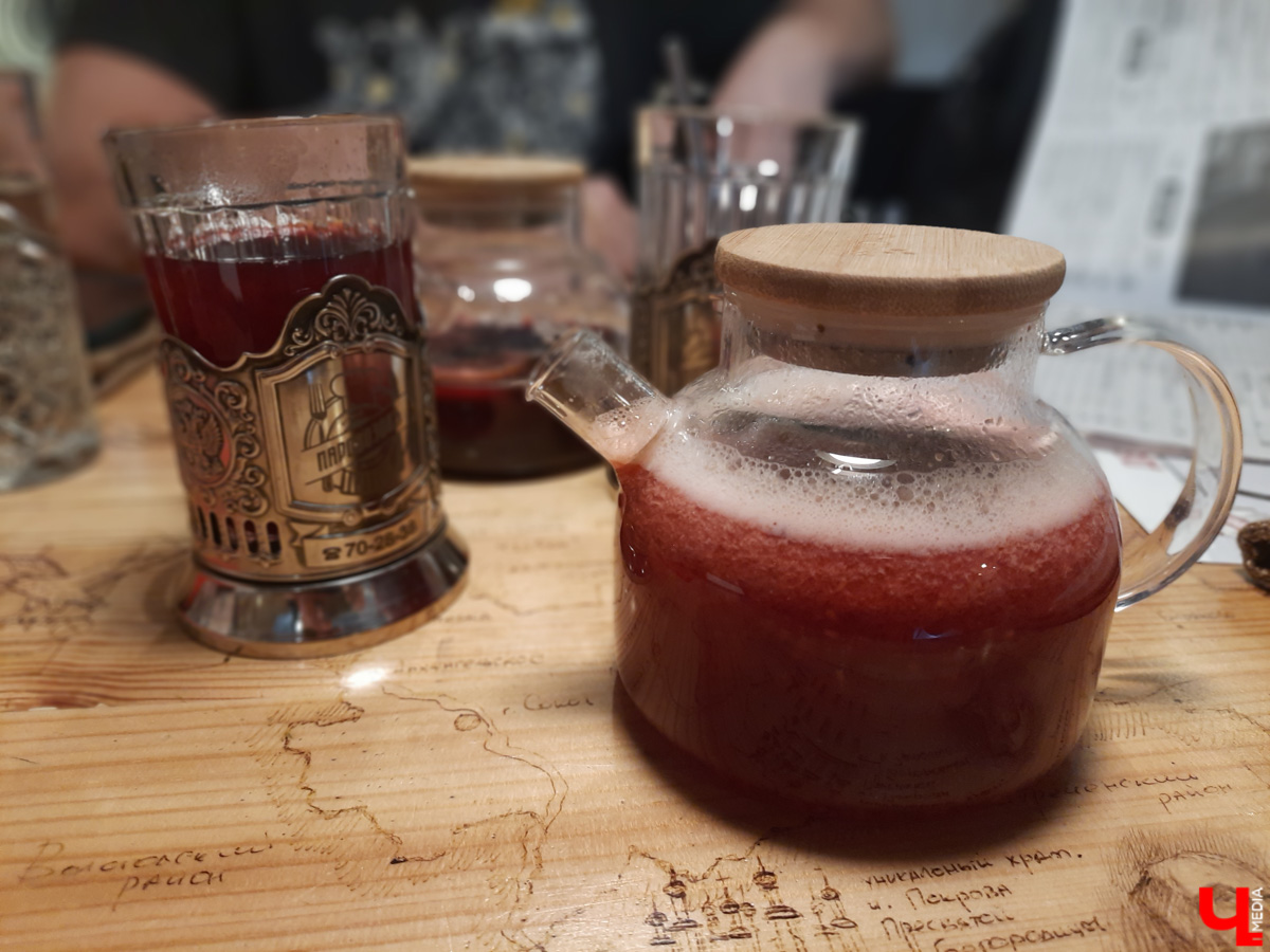 Посидеть поокать, восхититься кружевами и миниатюрной железной дорогой с ретро-поездами. Это все Вологда. Делимся еще одним маршрутом для тура выходного дня.