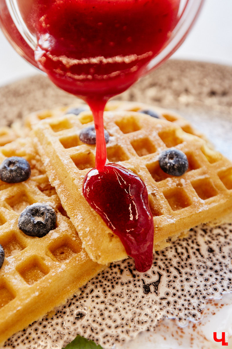 Доходили ли до вас отзывы о кофейнях «Лица»? Почему-то всем она очень даже нравится. Чтобы разобраться, чем же на самом деле привлекает жителей и гостей города авторское заведение, «Ключ-Медиа» отправился на разведку. Выводы сделаны. Заранее предупредим: такого поворота вы точно не ожидаете