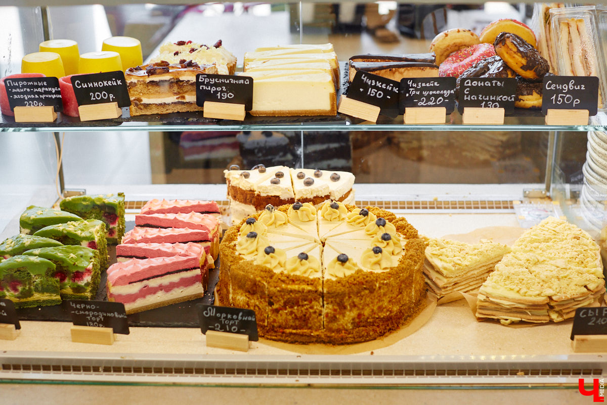 Доходили ли до вас отзывы о кофейнях «Лица»? Почему-то всем она очень даже нравится. Чтобы разобраться, чем же на самом деле привлекает жителей и гостей города авторское заведение, «Ключ-Медиа» отправился на разведку. Выводы сделаны. Заранее предупредим: такого поворота вы точно не ожидаете