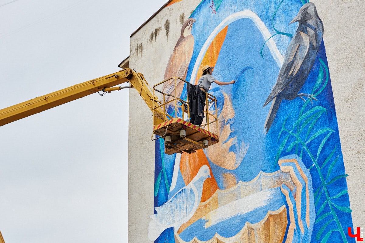 Во Владимире подходит к концу второй по счету фестиваль уличного искусства. Художники, участвующие в нем, не перестают удивлять своими талантами. Один из новеньких муралов уже красуется на проспекте Ленина. Но «Загфест» предлагает оценить и другие интересные работы