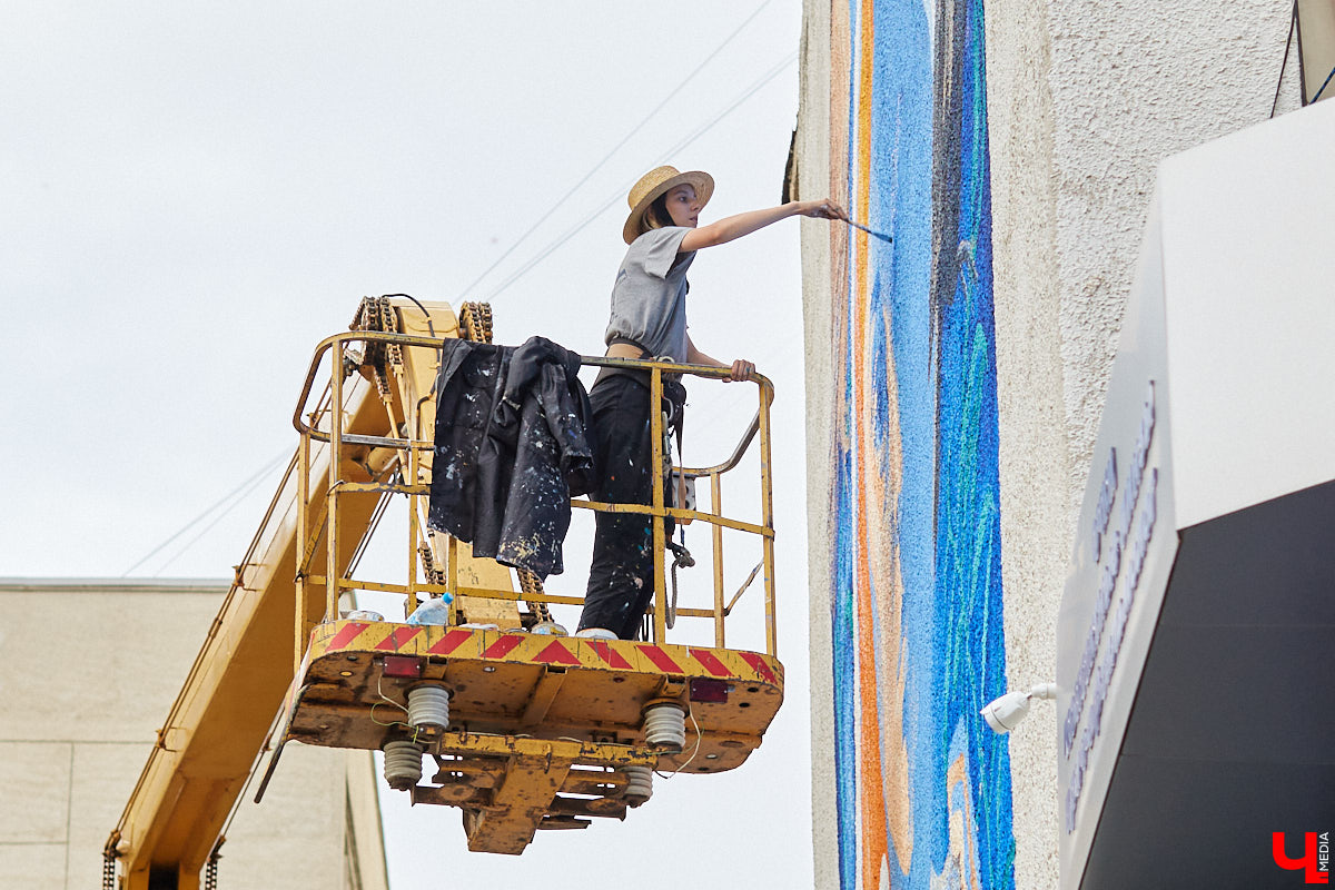 Во Владимире подходит к концу второй по счету фестиваль уличного искусства. Художники, участвующие в нем, не перестают удивлять своими талантами. Один из новеньких муралов уже красуется на проспекте Ленина. Но «Загфест» предлагает оценить и другие интересные работы