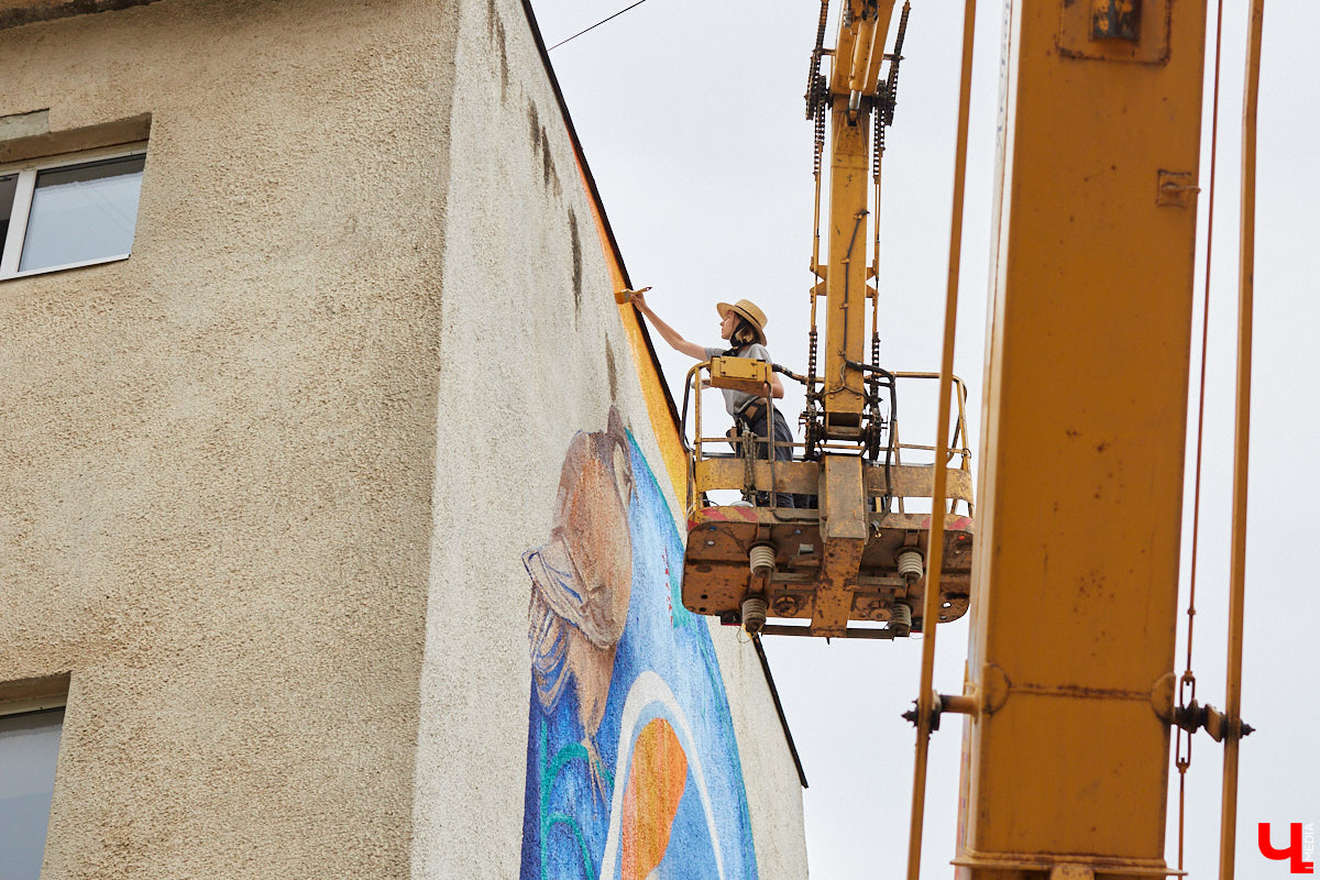 Во Владимире подходит к концу второй по счету фестиваль уличного искусства. Художники, участвующие в нем, не перестают удивлять своими талантами. Один из новеньких муралов уже красуется на проспекте Ленина. Но «Загфест» предлагает оценить и другие интересные работы