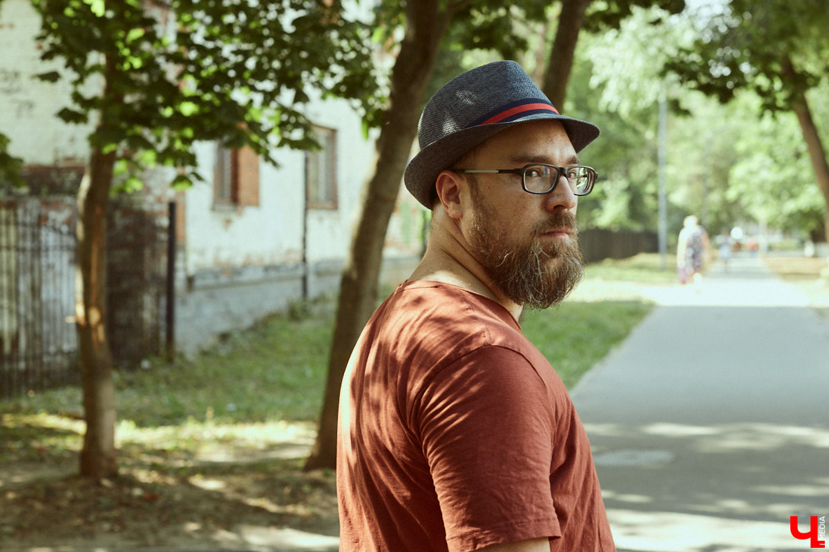 Владимирский автор электронной музыки Илья Чертков выпустил свой первый серьёзный сольный альбом. За именем «Войцех», переводимым с польского как «невозмутимый радостный воин», многочастная история личностной борьбы. О важном и сложном произведении музыканта-самоучки читайте в подробном интервью с Ильёй Чертковым